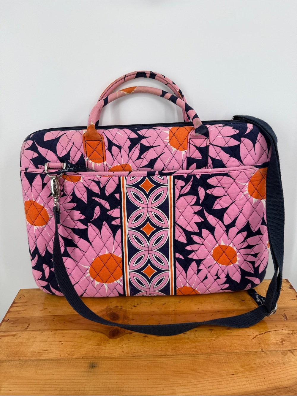 Vera Bradley Loves Me quilted Hard Clamshell Laptop Case Floral Shoulder bag